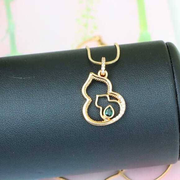 "Rose Gold Mother & Child Outline Pendant with Green Stone, XPPT1311 - Picture 3 of 12